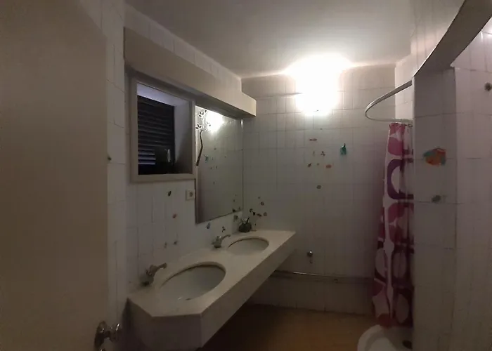 City Drops Clerigos Private Gæstehus *